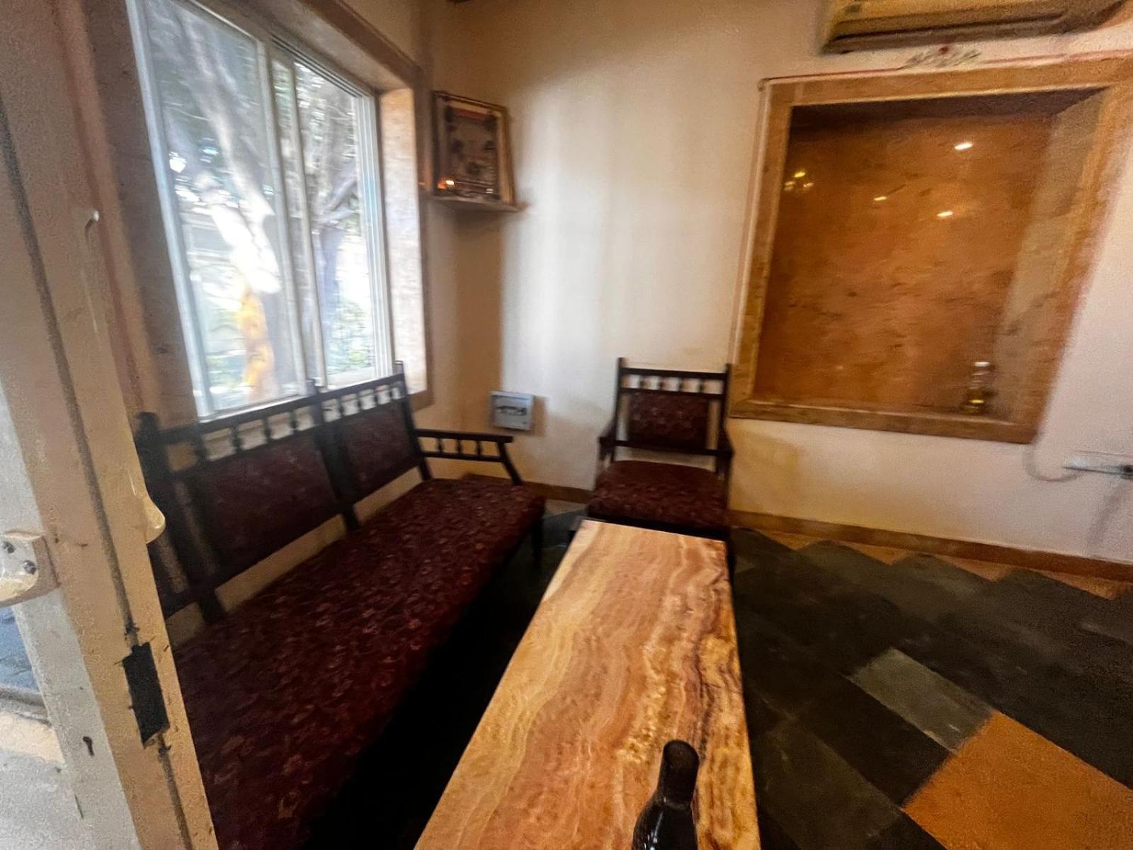 Lokesh Hotel Talai  Buitenkant foto